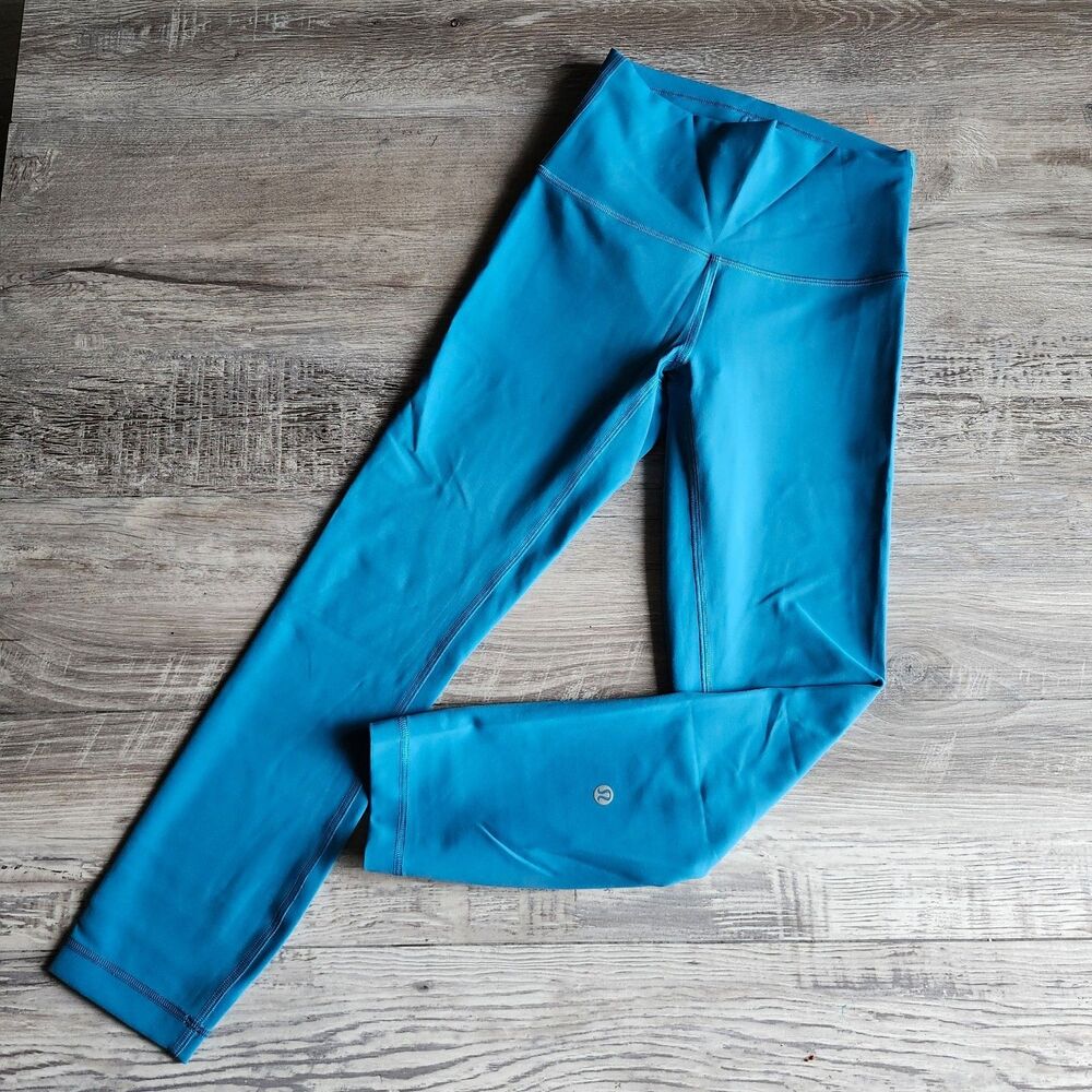 (4) Lululemon Wunder Train High-Rise Crop 23"